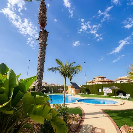 Cabo Roig Holiday Home * קאבו רואיג